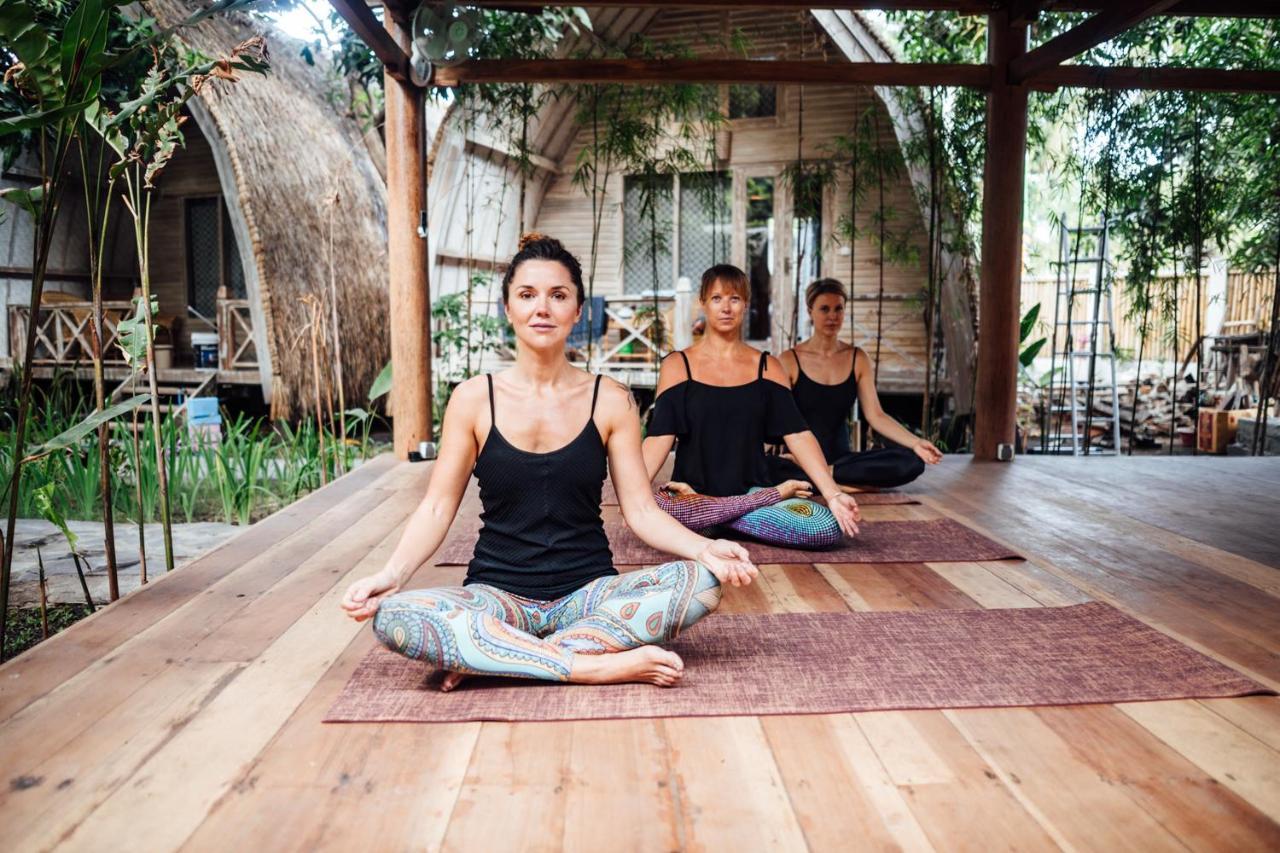Flowers & Fire Yoga Garden Gili Air Exterior foto