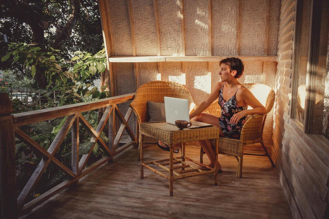 Flowers & Fire Yoga Garden Gili Air Exterior foto